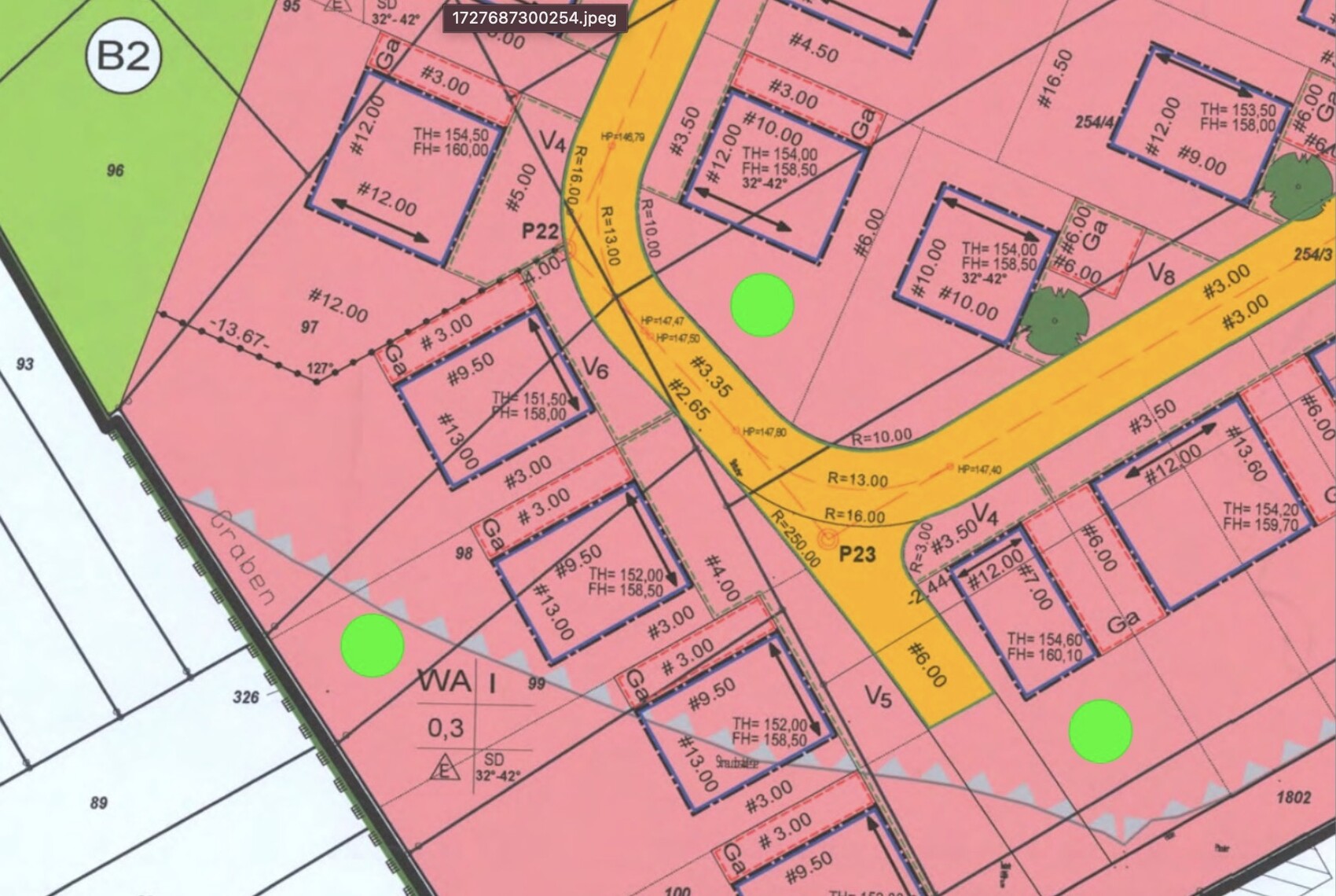 Zonenplan mit pinken Bauflächen, gelbem Straßennetz, blauen Grenzen und grünen Kreisen.