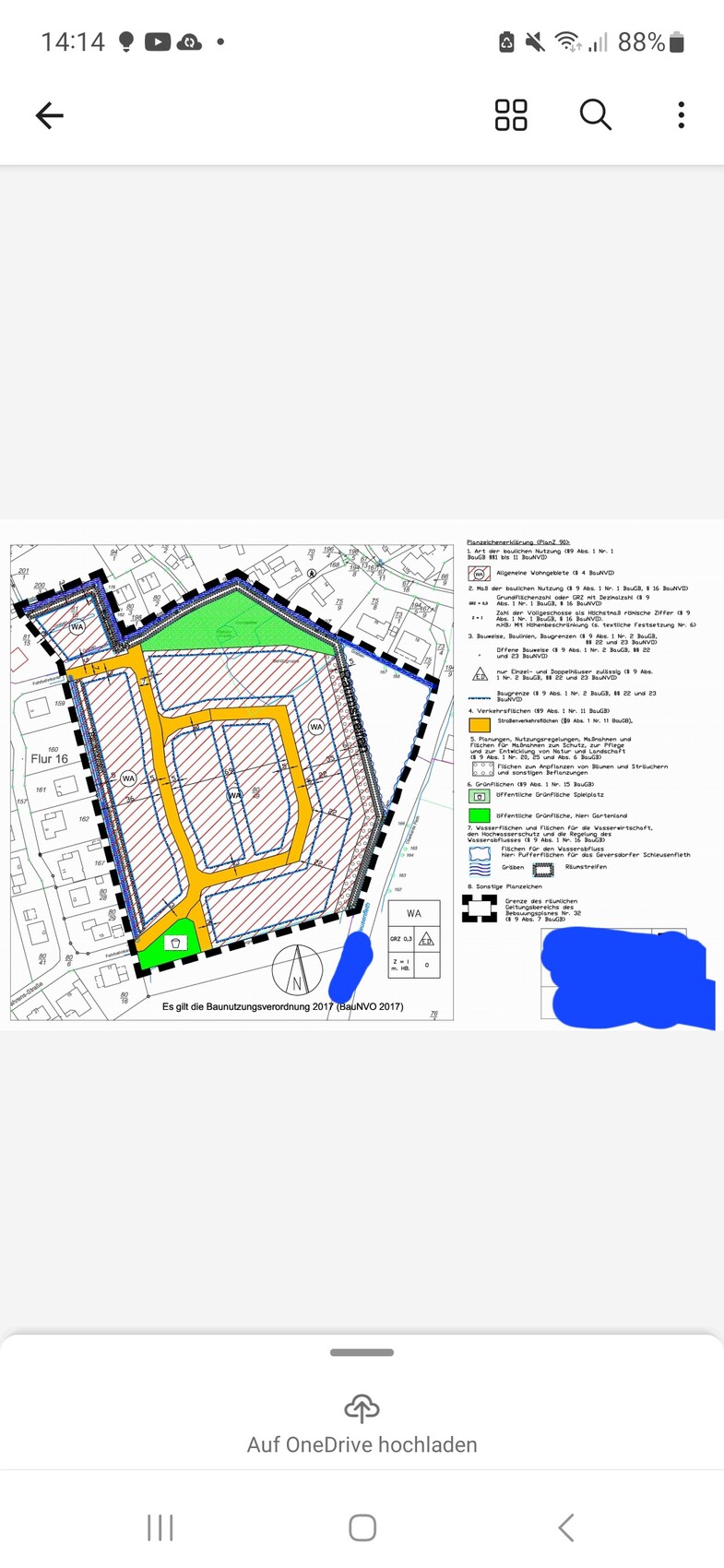 Lageplan eines Bebauungsplans mit farblich gekennzeichneten Zonen (Blau, Orange, Grün) und Legende.