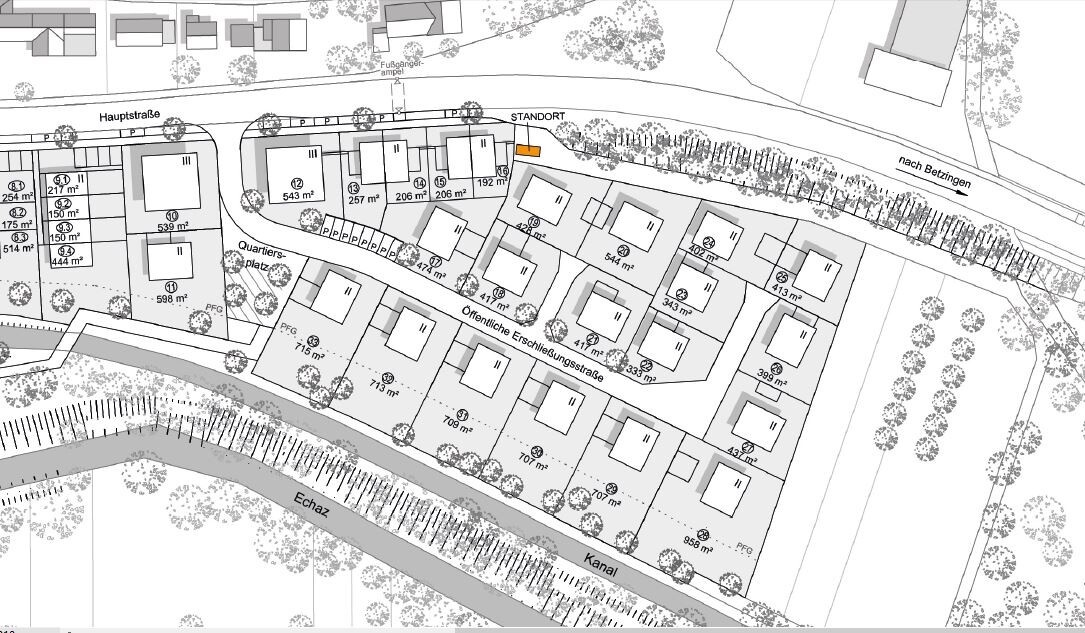 Lageplan einer Wohnsiedlung mit Baugrundstücken, Straßen und Bäumen