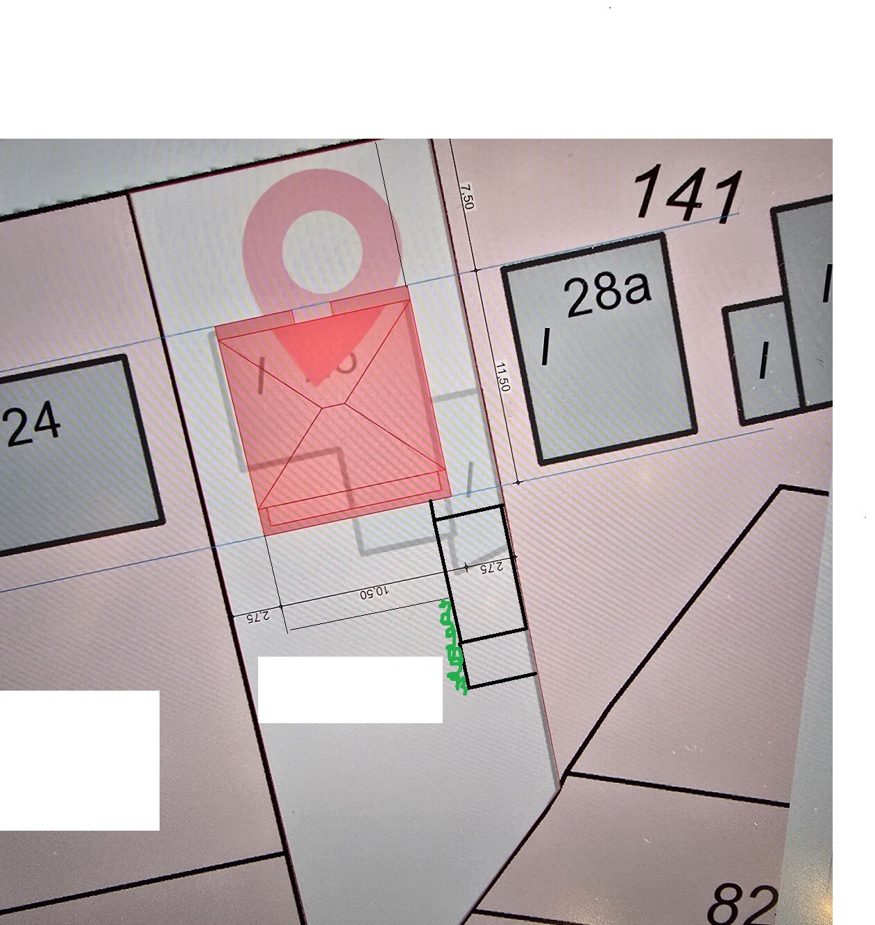 Lageplan mit rotem Parzellenumriss und pinkem Standort-Pin.