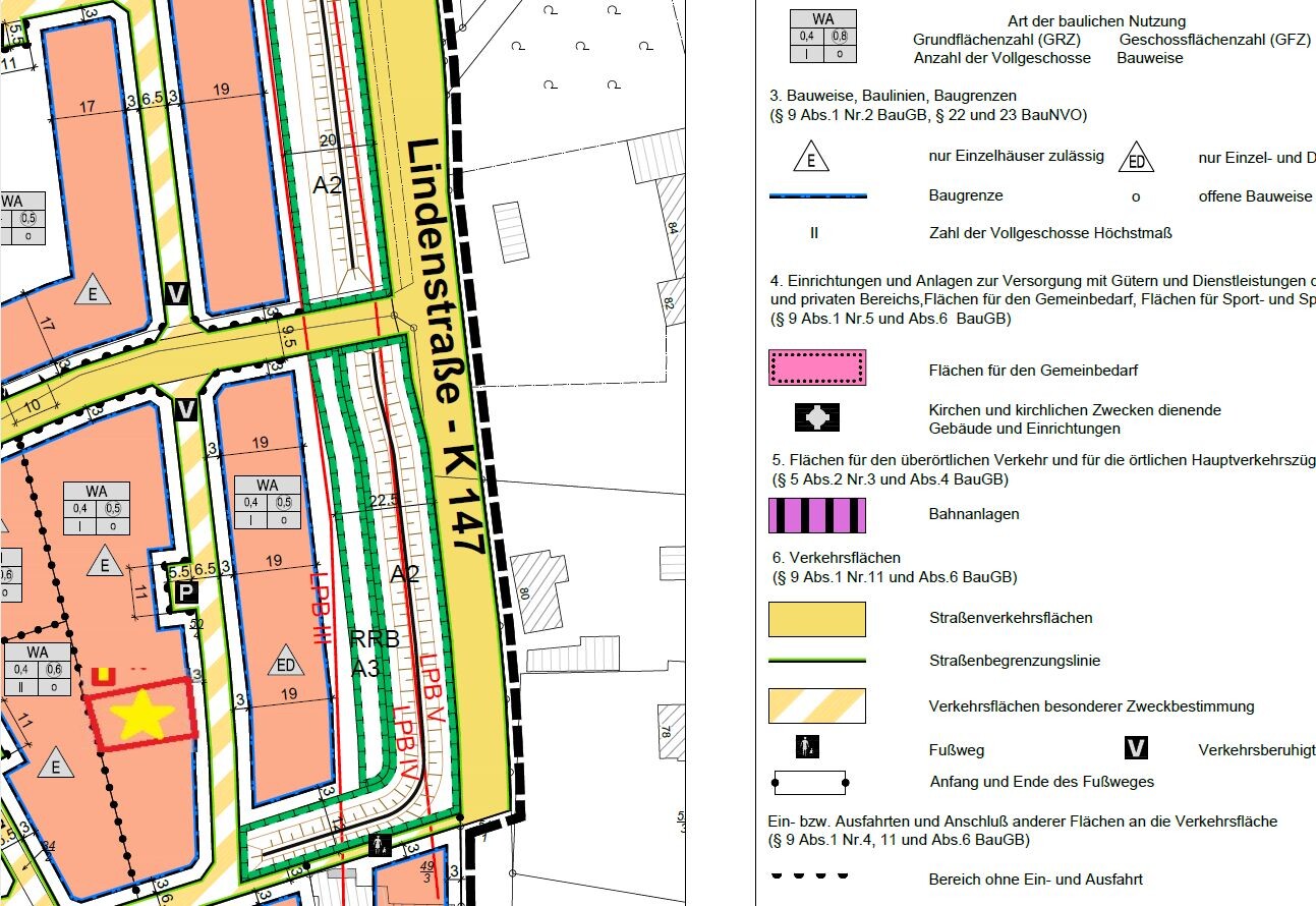 Detailreicher Baugrundriss mit farblicher Unterscheidung von Grundstücken, Straßen und Gebäuden