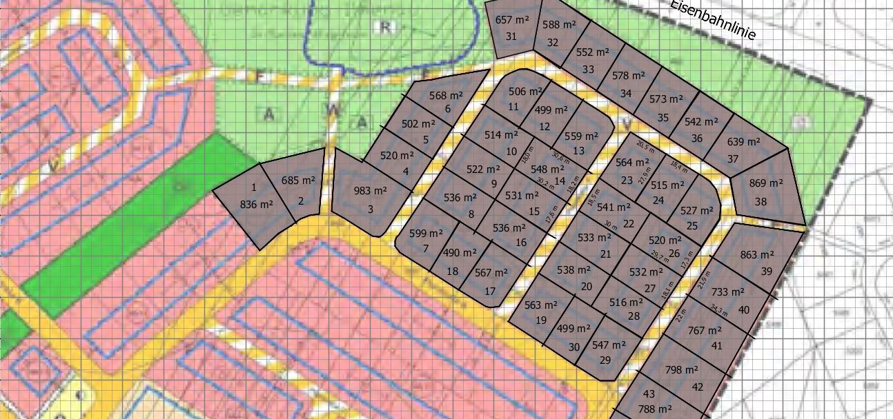 Lageplan eines Baugebiets mit Parzellen, Straßen und Grünflächen.
