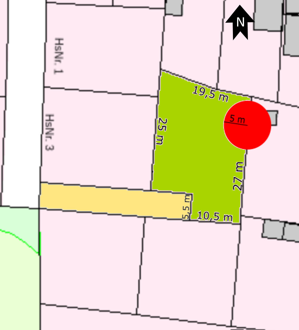 Grün markierte Parzelle: 25 m, 19,5 m; roter Kreis 5 m; Nordpfeil.