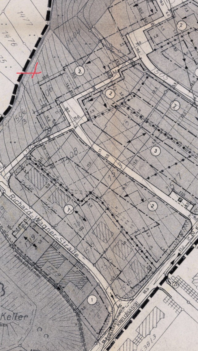 Lageplan eines Baugrundstücks mit Straßen, Grundstücksgrenzen und Bebauungsfeldern