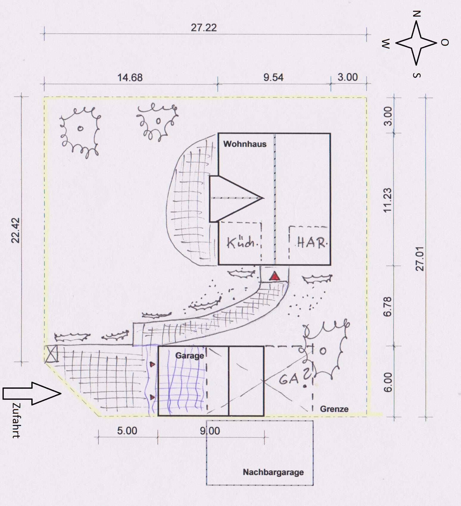 Grundstücksplan mit Haus, Garage, Zufahrt und Gartenfläche