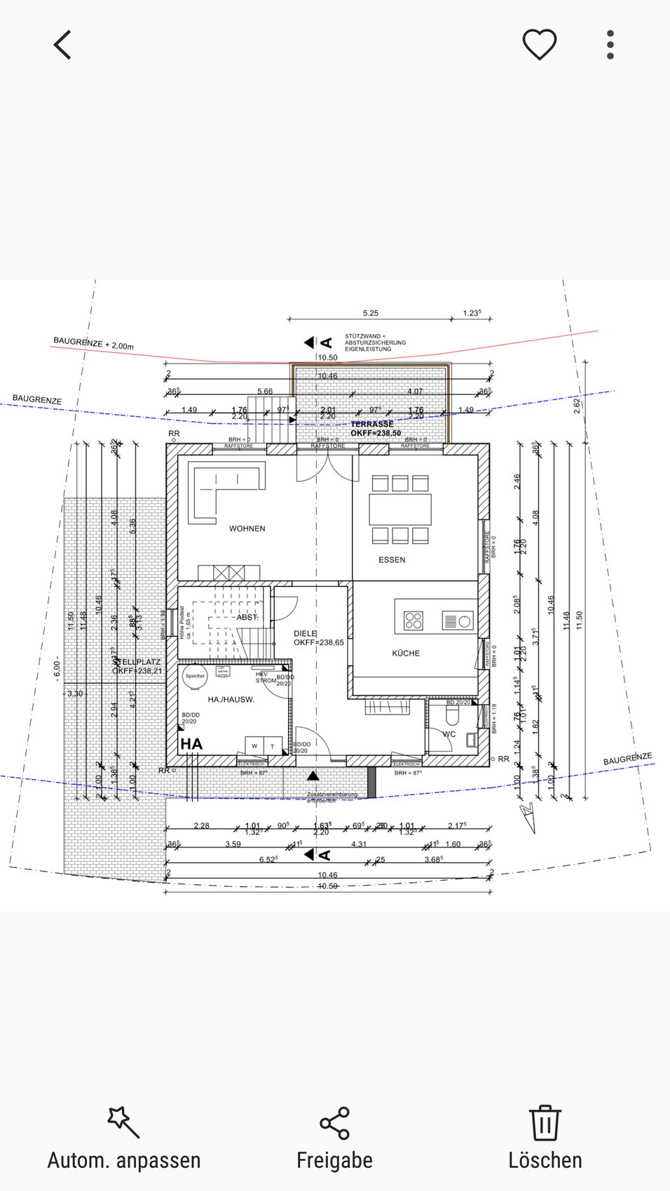 Grundriss eines Einfamilienhauses mit Wohnen, Essen, Küche, Diele und Terrasse.