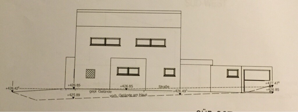 Moderner Flachdach-Haus-Entwurf mit Fensterbändern und rechts gelegener Garage.