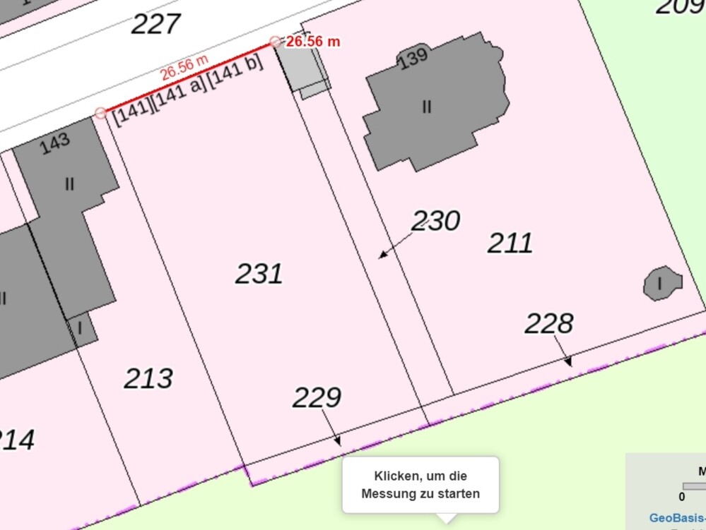 Katastralplan: Parzellen 231, 230, 211 pink, graue Gebäude, Maßangabe 26,56 m