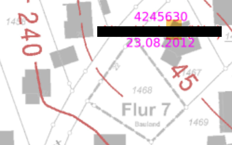Kadastralmap Flur 7 mit roten Parzellenlinien, grauen Gebäuden, pinken Zahlen und Datum 23.08.2012.
