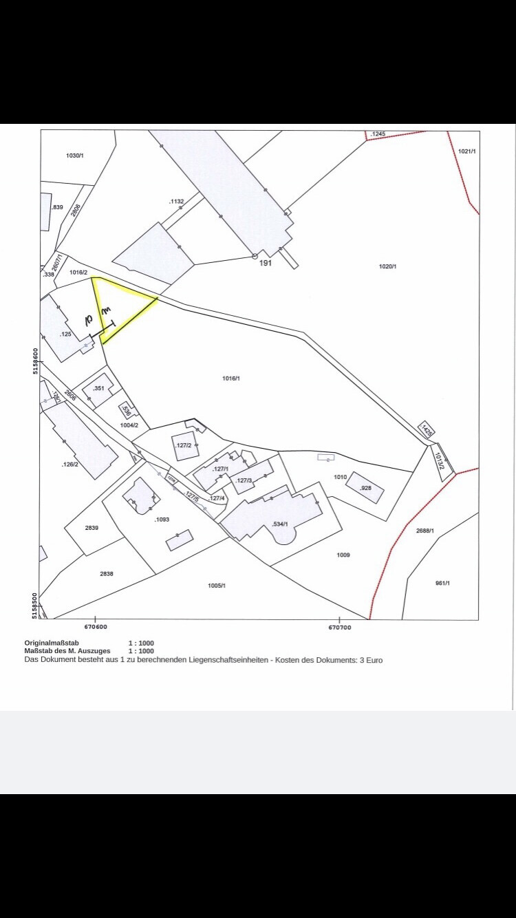 Kadastralplan mit Grundstücksgrenzen, Parzellen und gelb markierter Parzelle[/ ALT]