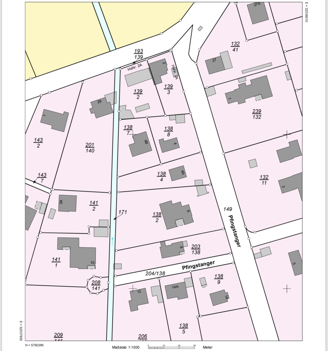 Lageplan eines Baugrundstücks mit Parzellen, Gebäuden und Straßen