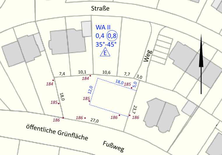 Katastrale Karte: Grundstück mit Parzellen, Maßen, Grünfläche und Fußweg