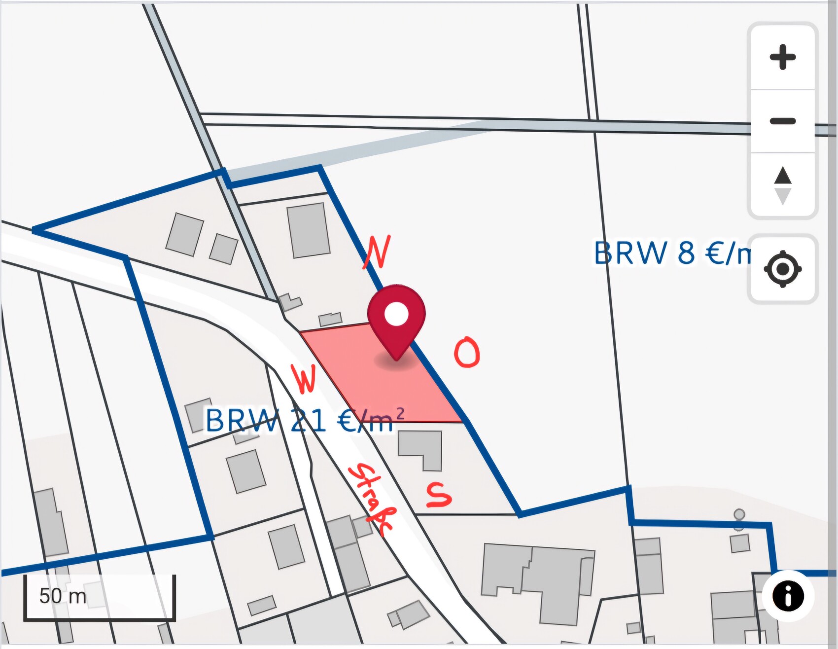 Lageplan eines Grundstücks mit Grenzlinien, rotem Standortpin und Maßangaben