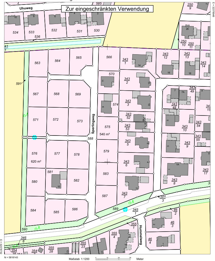 Lageplan eines Wohngebiets mit Parzellen, Gebäuden und Straßennamen.