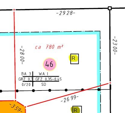 Grundstücksplan mit Grundrisslinien, Grenzmarkierungen und Maßen