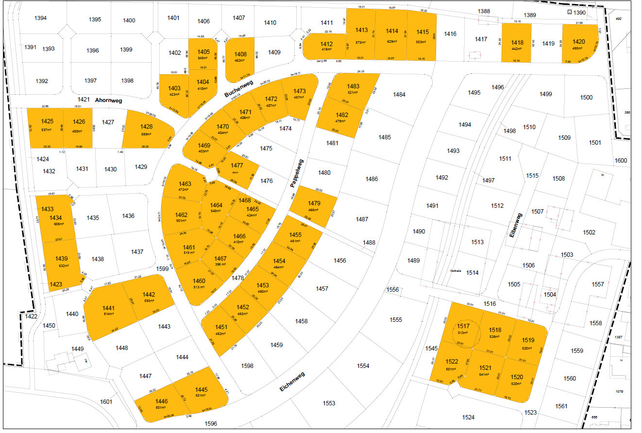 Lageplan eines Wohngebiets mit orange markierten Baugrundstücken und Straßennamen.