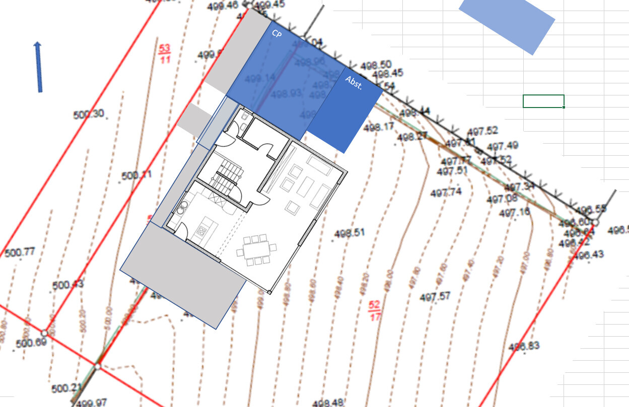 Grundriss eines Hauses über topografischer Karte mit Konturen, Möbeln und blauen Bauteilflächen.