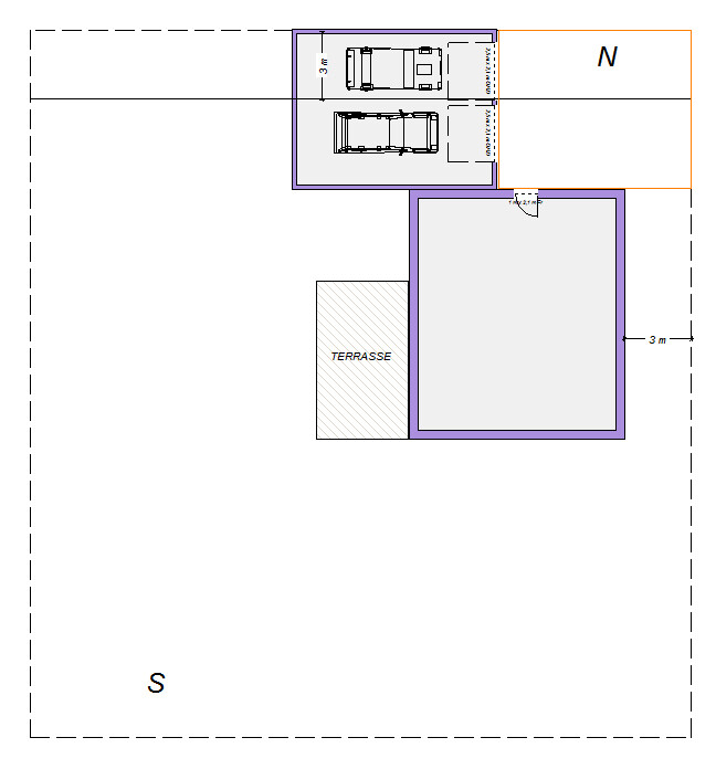 Lageplan: Garage mit zwei Parkplätzen, Haus mit Terrasse, Orientierung Norden oben.