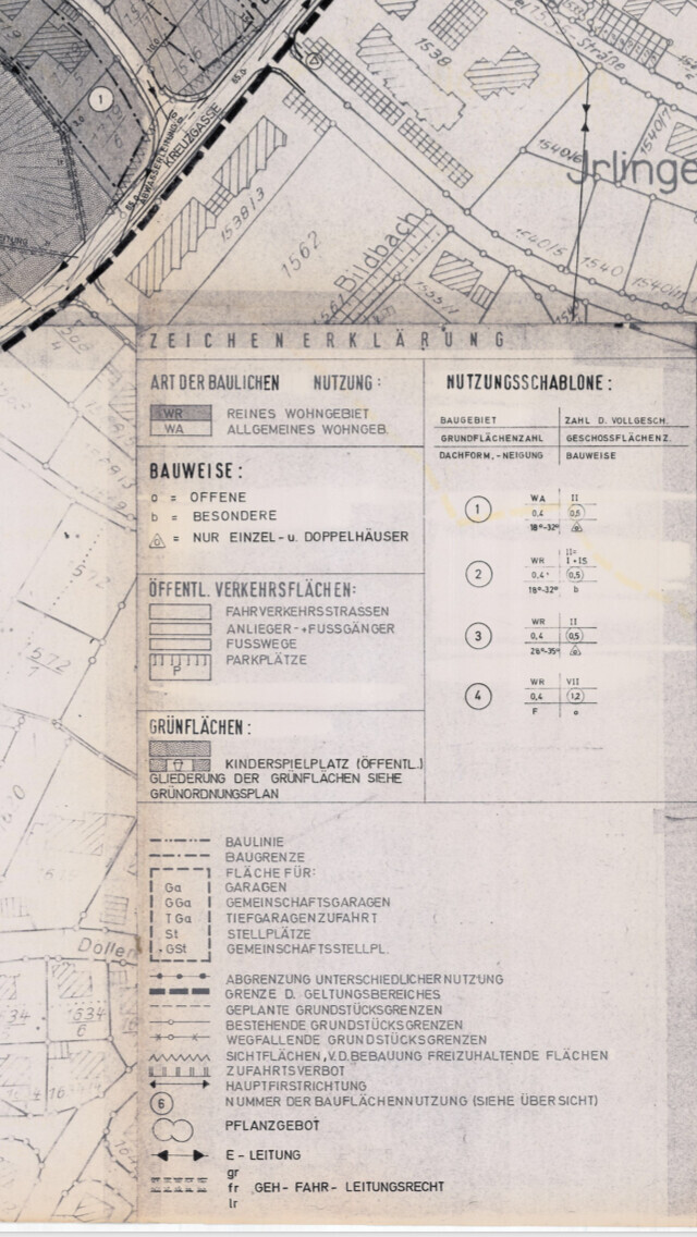 Historischer Bauplan mit Zeichenerklaerung, Grundriss und Gruenflaechen