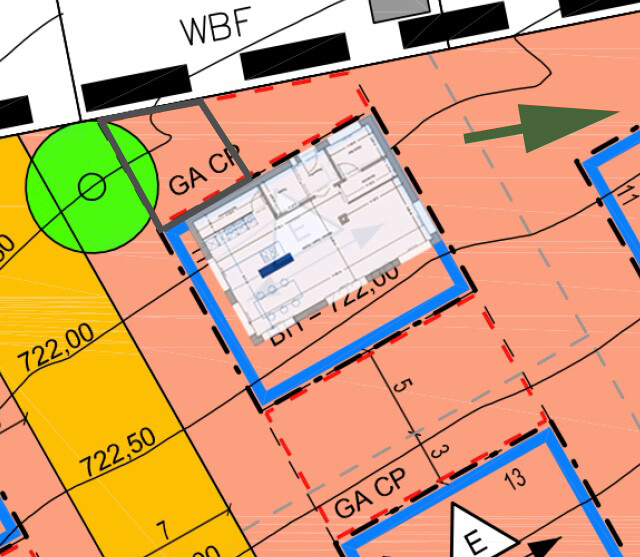 Lageplan eines Baugrundstücks mit Hausgrundriss und Bebauungsplan