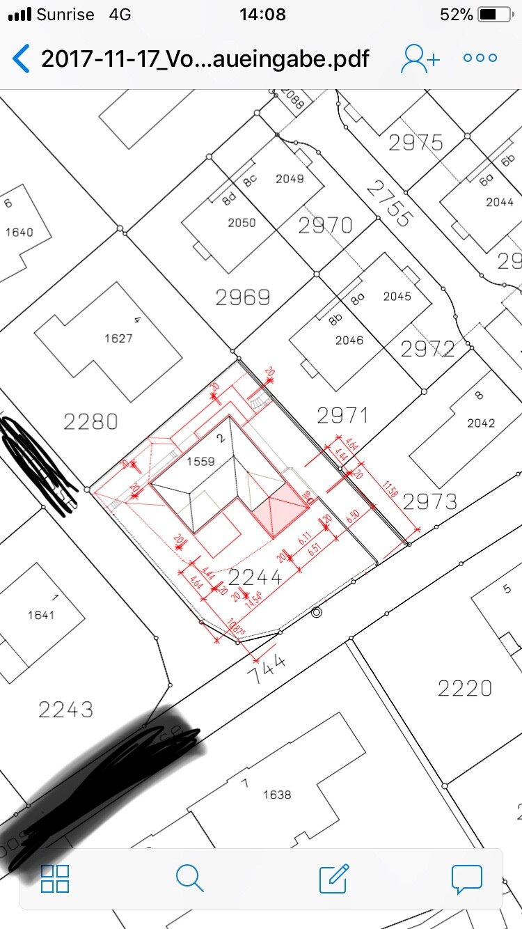 Lageplan eines Baugrundstücks mit Hausumriss und Abmessungen
