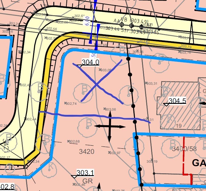 Lageplan eines Baugebietes: gelbe Straßenführung, blaue Leitungen, schwarze Pfeile und Koordinatenangaben.