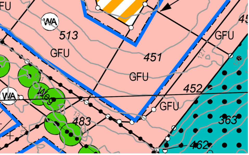 Katastrale Karte mit Grundstücksgrenzen, Farbcodes und Linien auf einer Karte