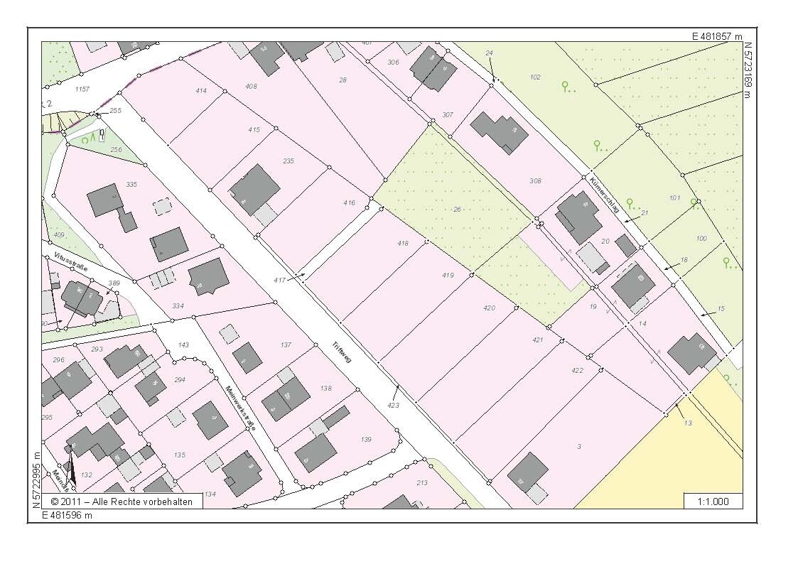 Lageplan eines Baugrundstücks mit Parzellen, Gebäuden und Straßen im Kataster