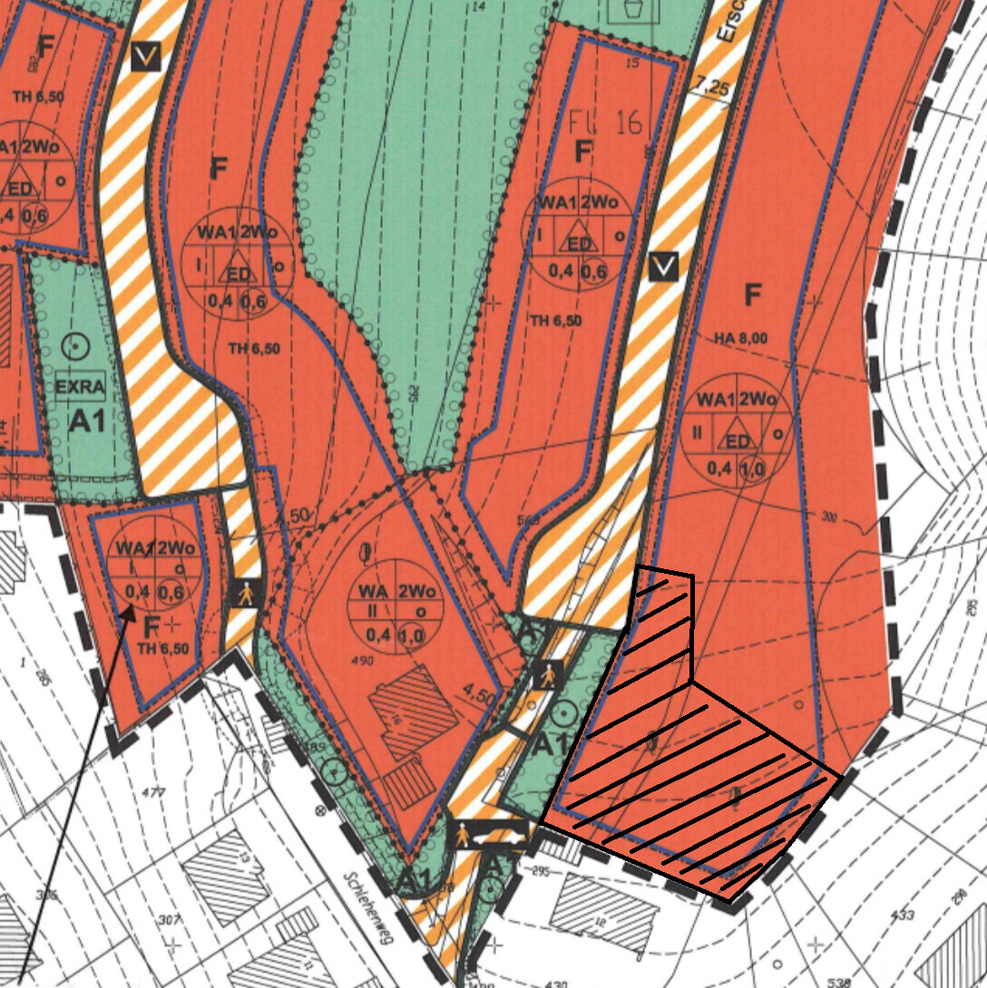 Zonenplan mit Grün/Orange, Linienführung; schraffierte Baufläche unten rechts.