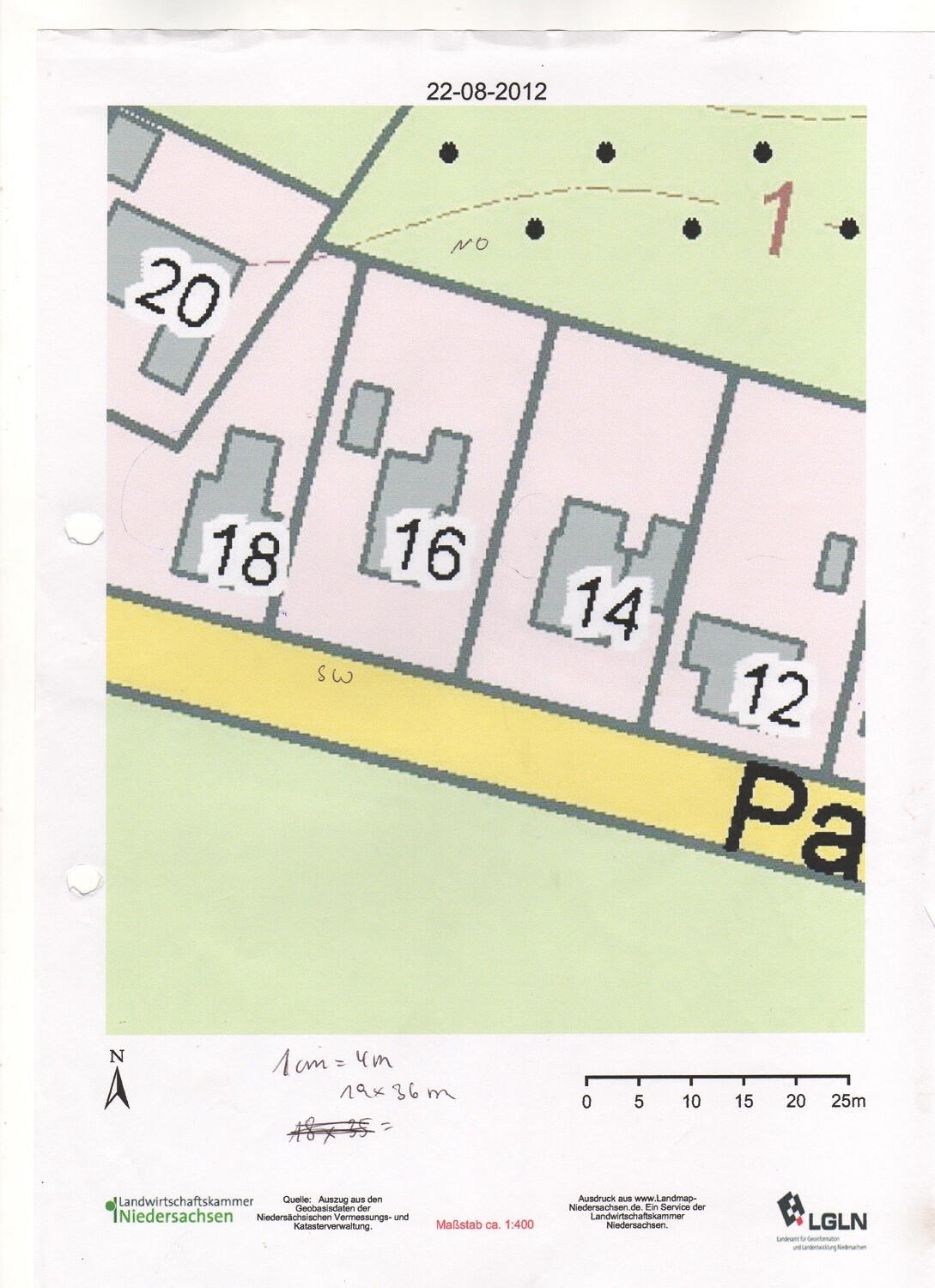 Katasterplan: Parzellen 12,14,16,18,20 an gelber Straße; graue Gebäudeflächen, Datum 22-08-2012.