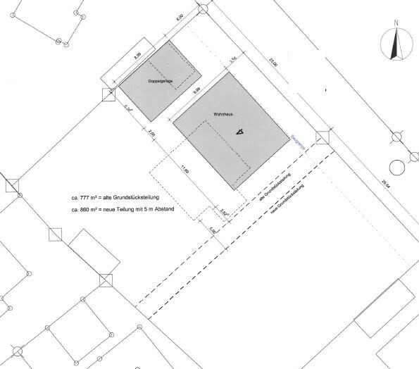 Lageplan: Grundstück mit Doppelgarage und Wohnhaus, Maßen, Nordpfeil