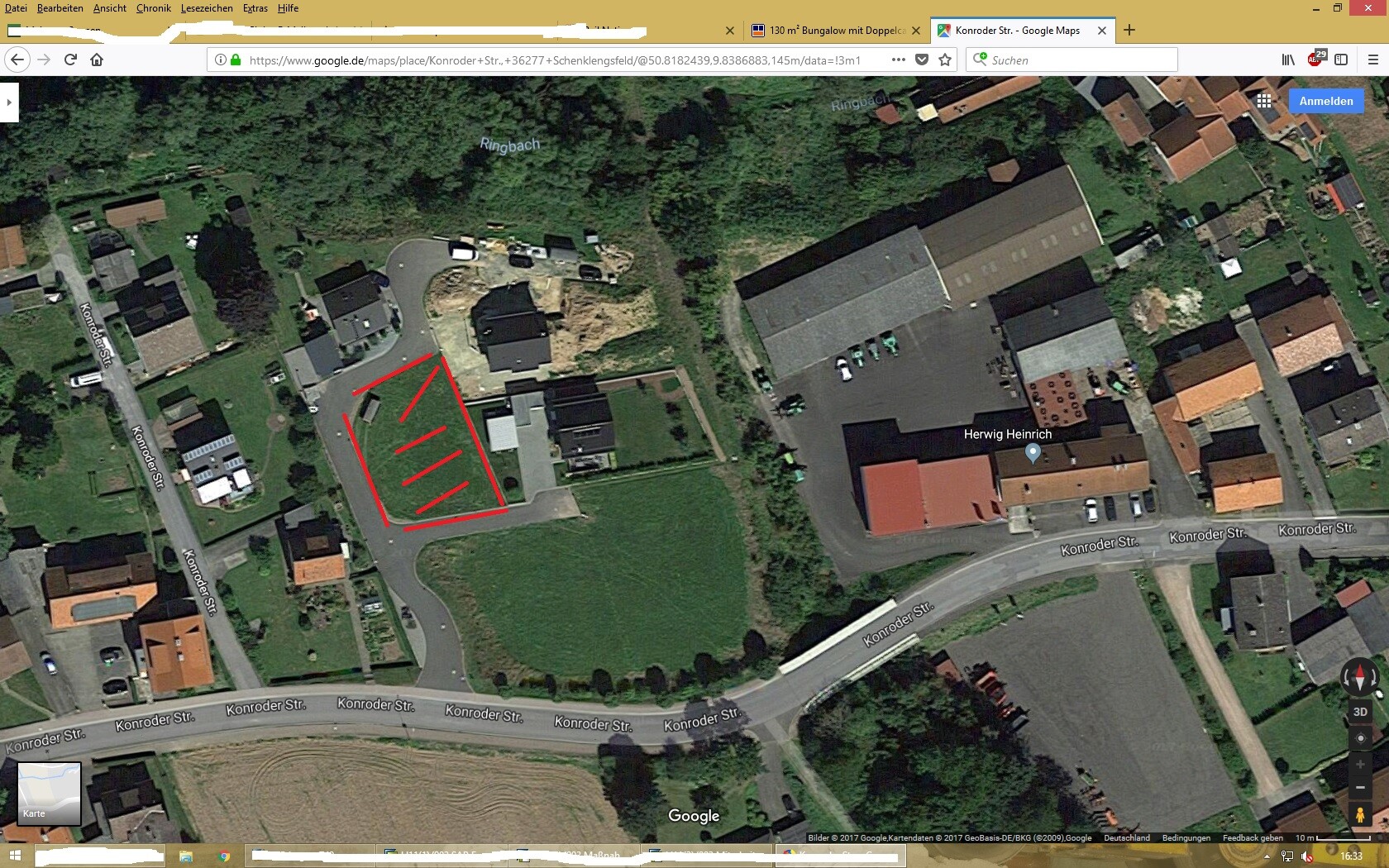 Satellitenbild eines Baugrundstücks mit roter Umrandung des Areals