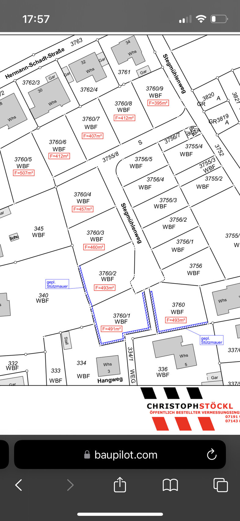 Kartenplan: Parzellen (WBF) mit roten Flächenangaben, blaue Stützmauer, Stegmühlenweg