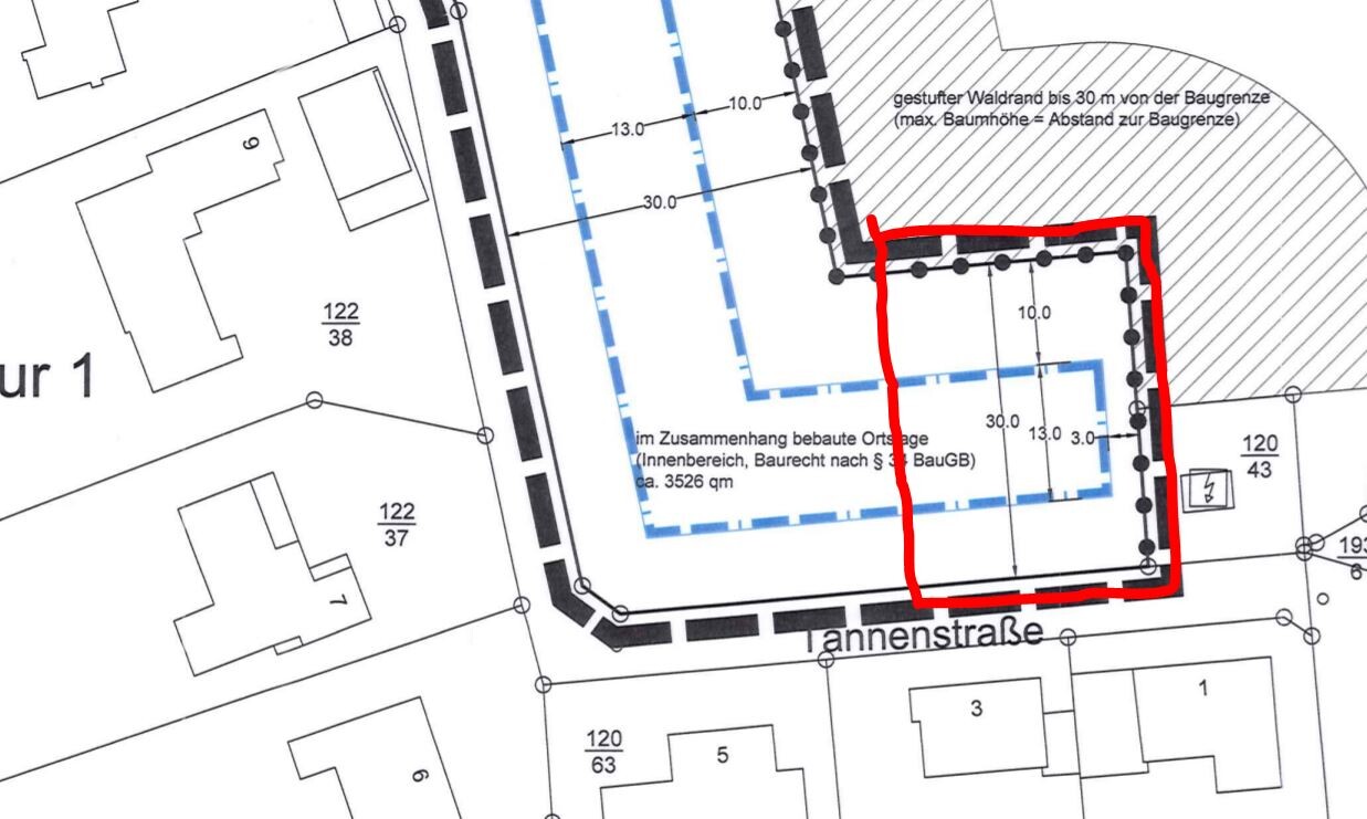 Lageplan mit rotem Rechteck um einen Grundstücksteil an der Tannenstraße nahe dem Waldrand.