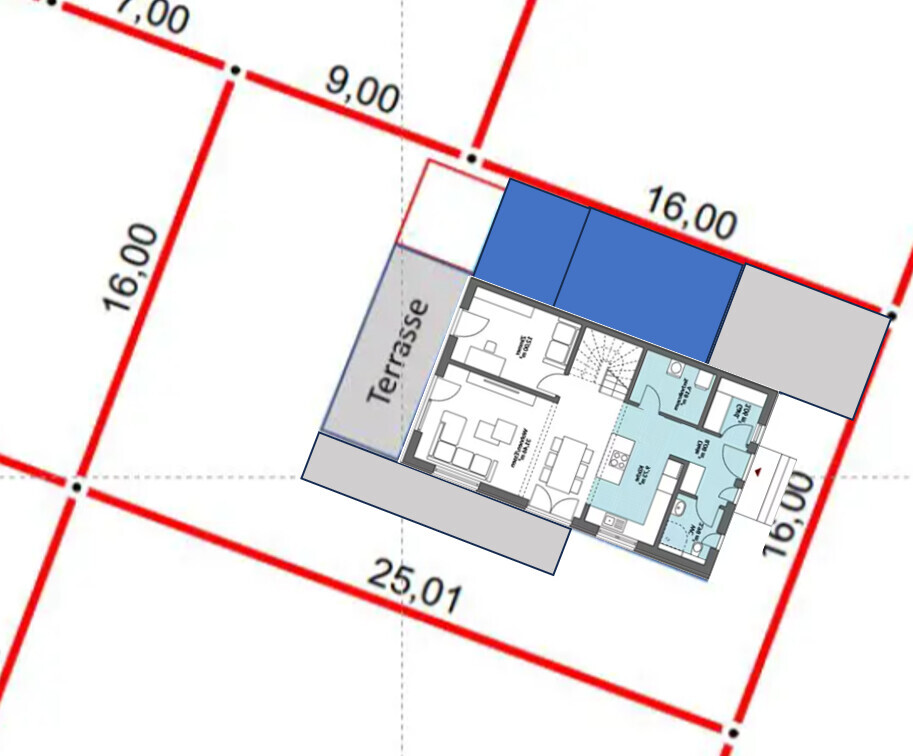 Grundriss eines Hauses mit Terrasse, überlagert auf einem vermessenen Grundstücksplan.
