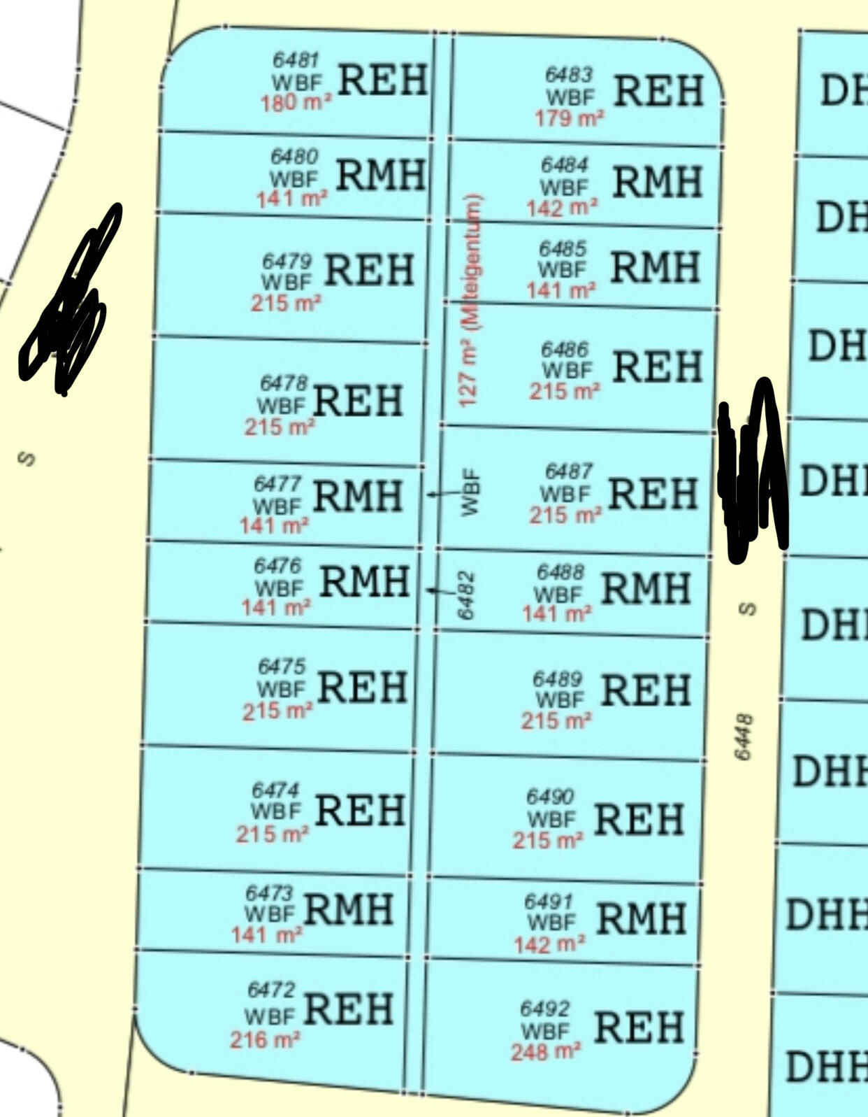 Bebauungsplan mit blauen RMH/REH-Parzellen und roten Flächenangaben in m².