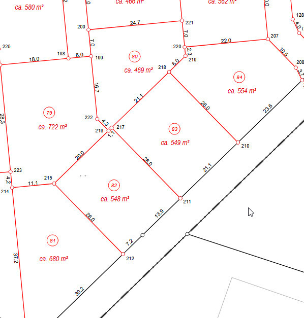 Lageplan: Rot umrandete Grundstücke mit Flächenangaben (m²).