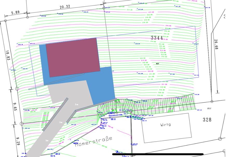 Lageplan eines Baugrundstücks mit zwei farbigen Gebäuden, Zufahrt und Römerstraße.