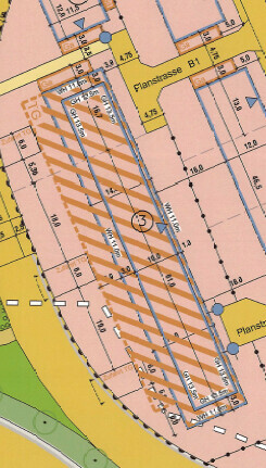 Lageplan eines Grundstücks mit schraffierter Baufläche und Straßenverlauf