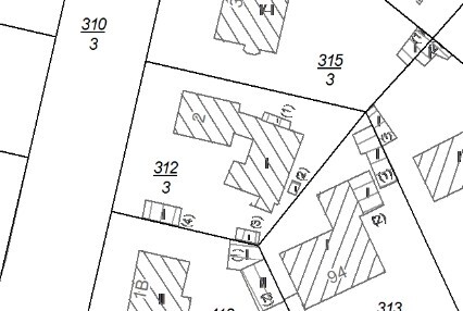 Grundstücksplan mit Parzellen-Nummern und Gebäudeflächen auf Karte