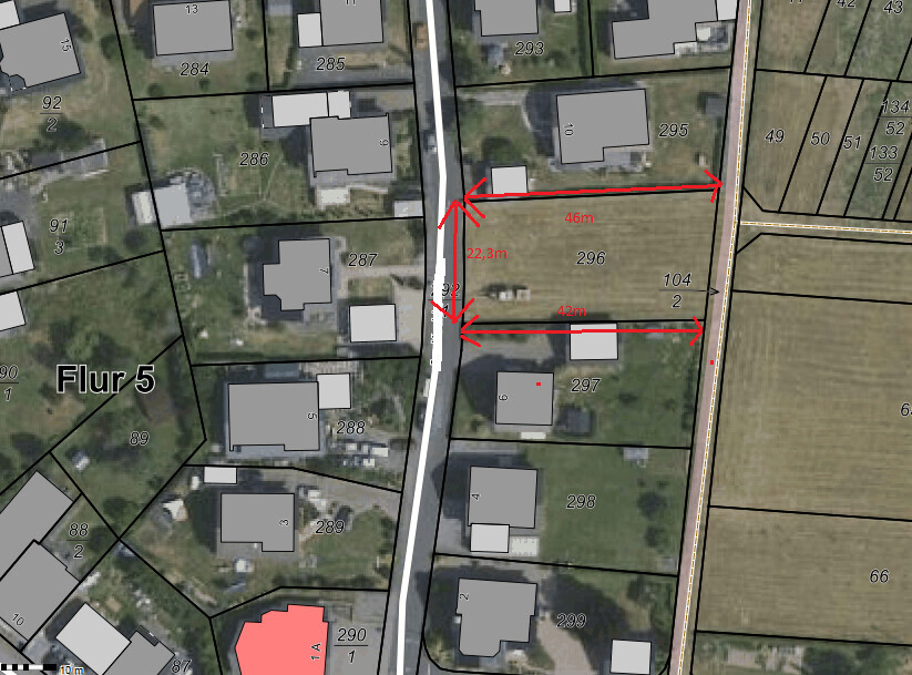 Lageplan eines Wohngrundstücks Nr. 296 mit roter Maßlinie (46 m, 22,3 m, 42 m) an einer Straße.