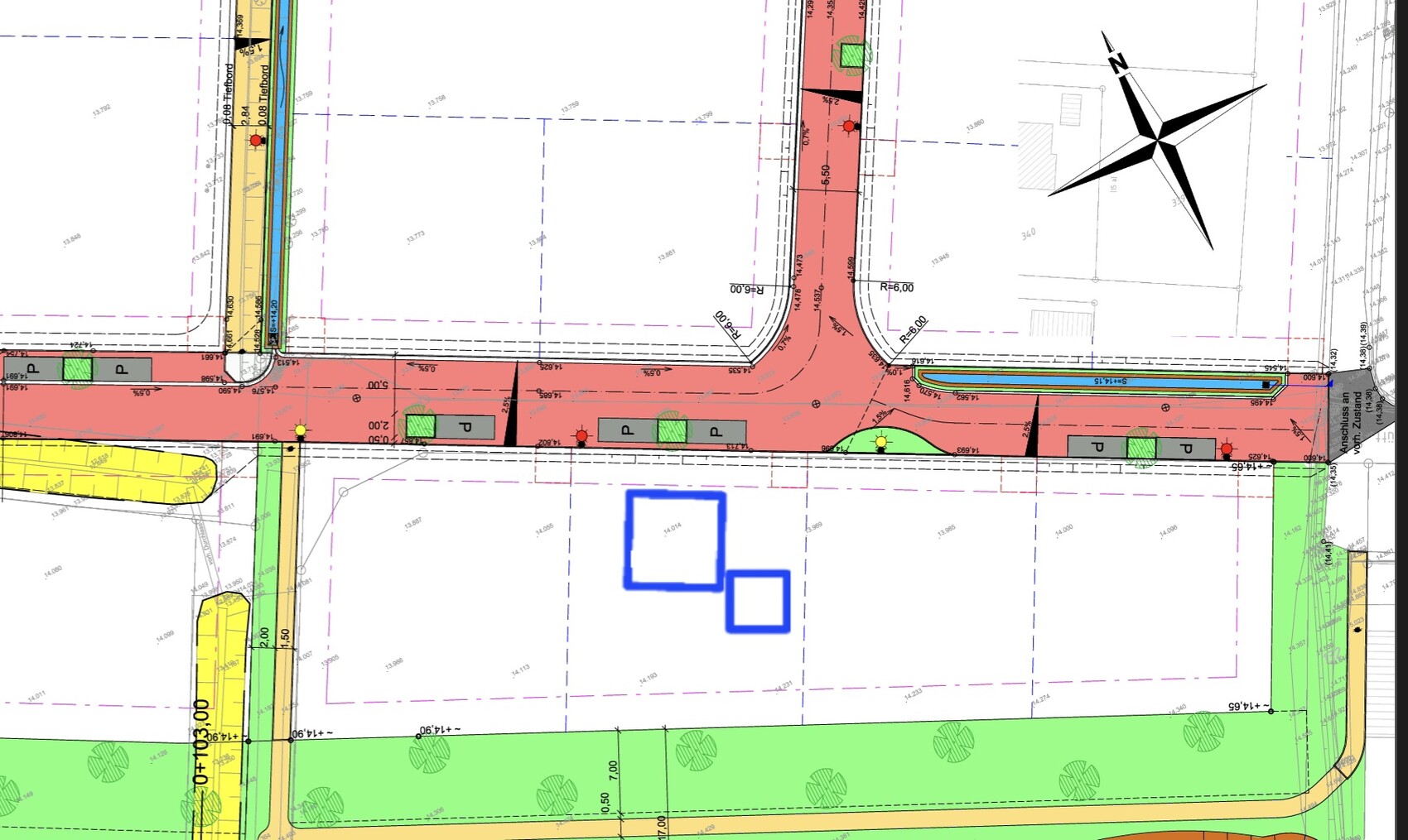Detailplan einer Straßengestaltung mit roter Fahrbahn, Gehwegen, Parkflächen und Grünanlagen.