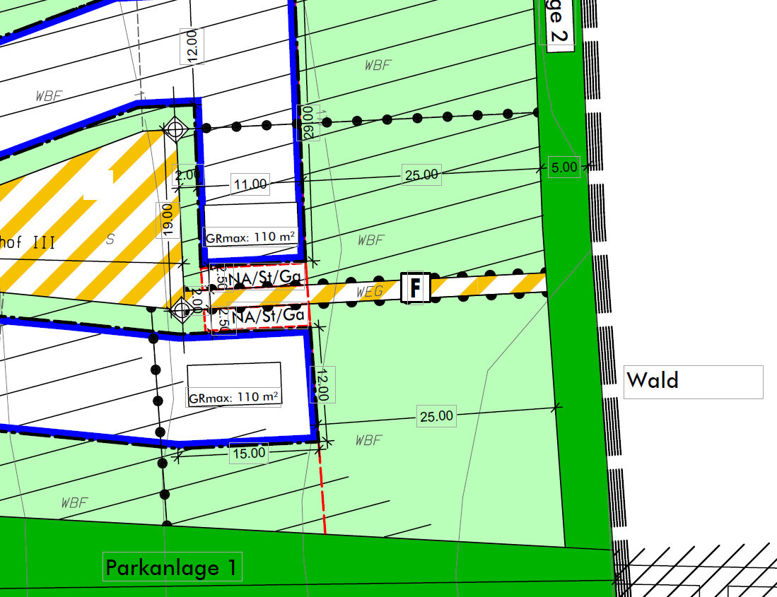 Lageplan mit Grundstücksgrenzen, Grünflächen (Wald, Park) und Wegen.