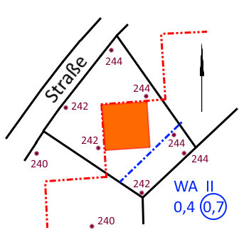 Lageplan eines Grundstücks mit orangefarbenem Baukörper, Straßenverlauf und Plotgrenzen.