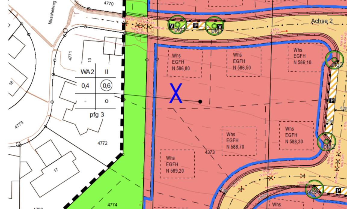 Lageplan eines Baugebiets mit farbigen Parzellen, Straßen und Grenzlinien.