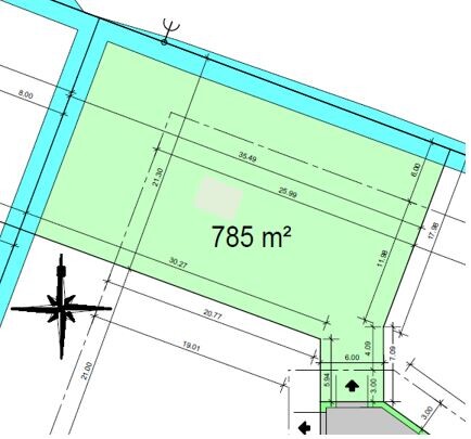 2D-Grundstücksplan mit grünem Baugrund, Gebäudefußabdruck und Maßangaben