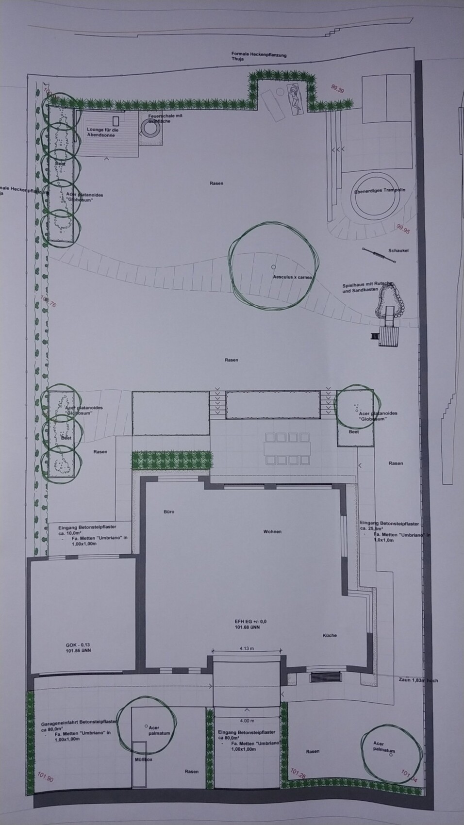 Grundstücks- und Bauplan mit Gartenanlage, Zufahrt und Hausgrundriss