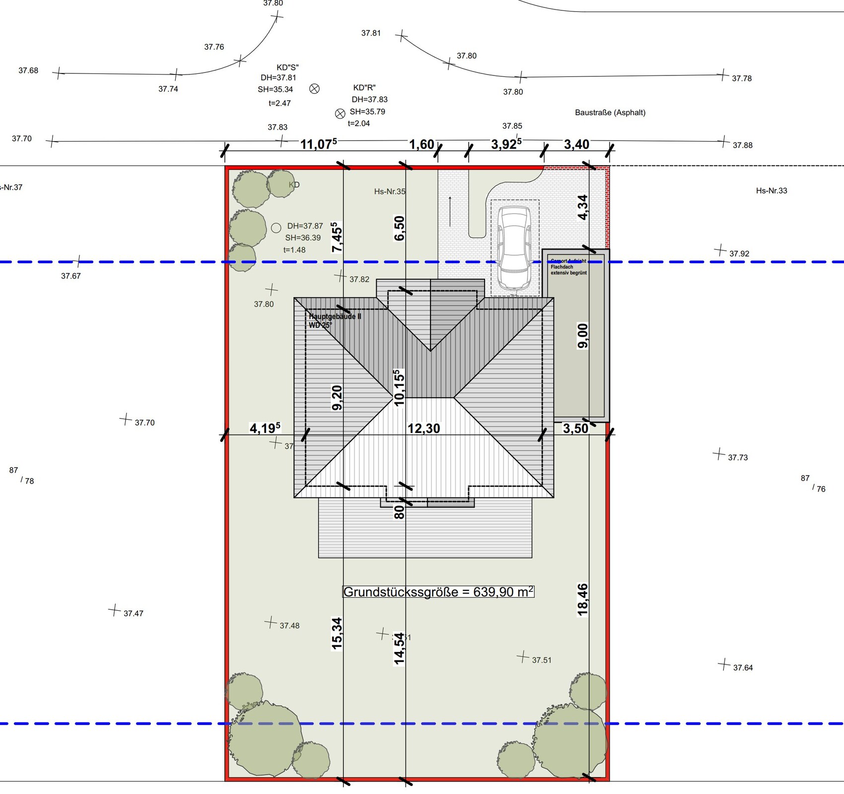Grundriss- und Grundstücksplan eines Hausbaus mit Zufahrt und Garten.