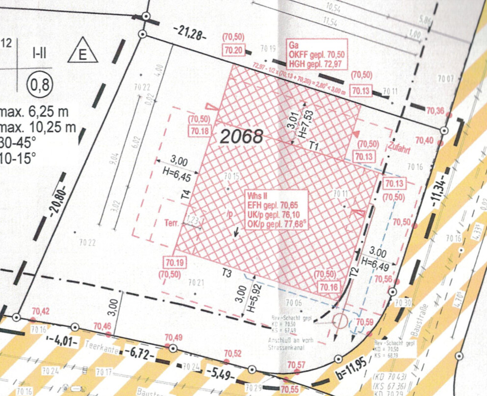 Lageplan eines Baugrundstücks mit Parzelle 2068, roter Schraffur, Grenzen und Zufahrt.