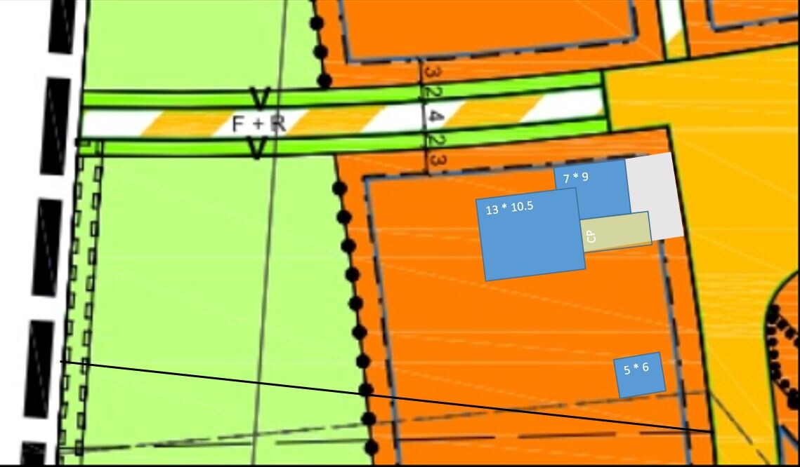 Lageplan mit grünen und orangen Parzellen, blauen Abmessungsblöcken (13×10.5, 7×9, 5×6) und CP